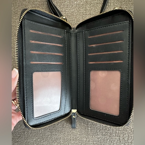 Stadium bag/wallet with adjustable strap never used - Picture 3 of 5